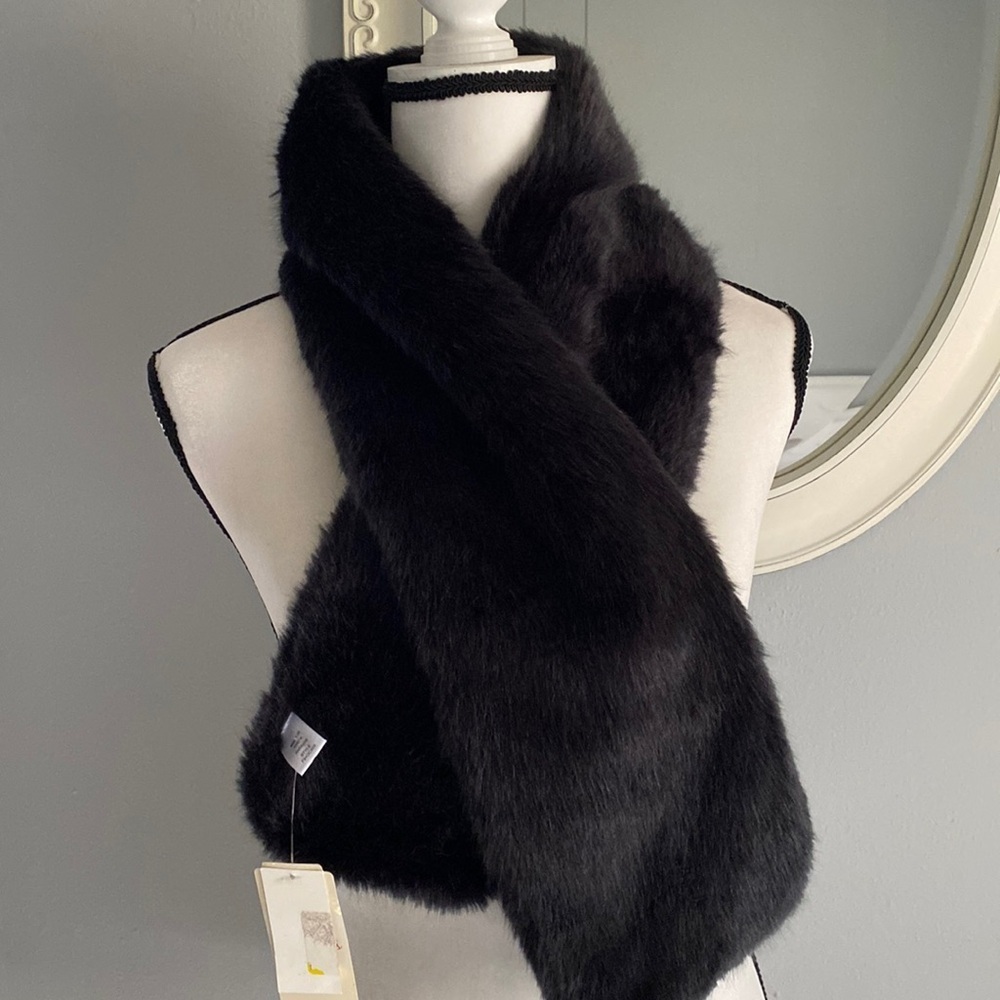 GB Girls Fur Scarf